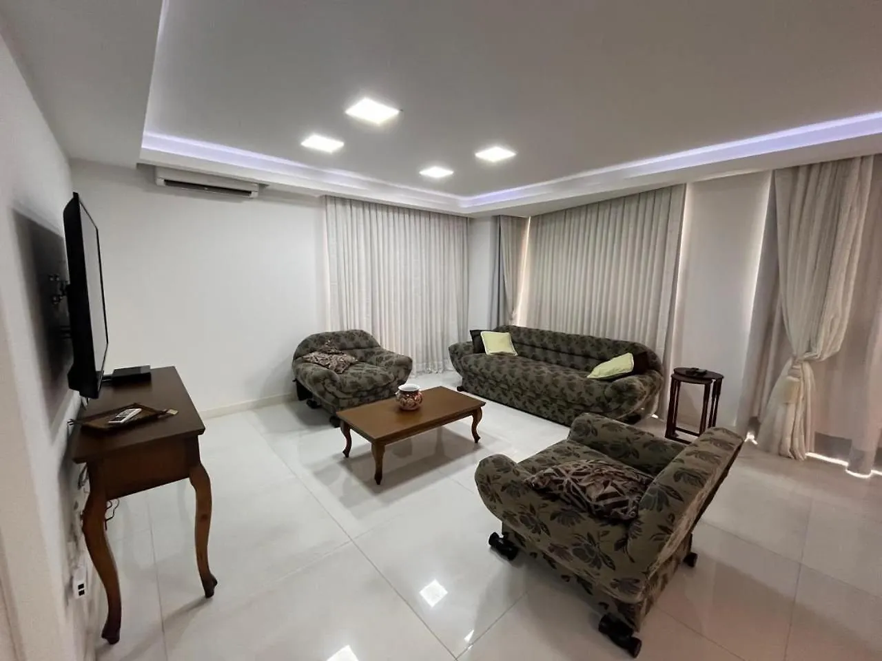 Curta! | 175 | Sofisticado E Espacoso | 3 Suites Balneário Camboriú 巴西